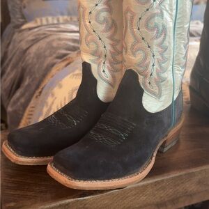 Women’s Ariat futurity boot size 6